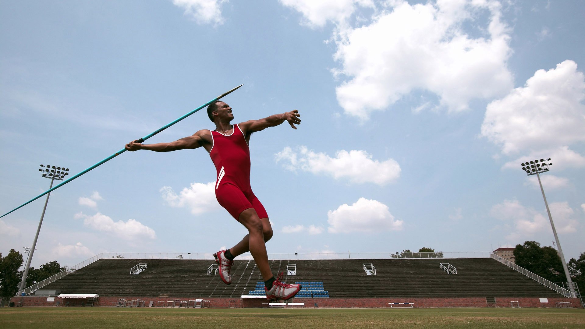 “青春逐梦”体育公益跑在青海拉开帷幕，推动全民健身新高潮